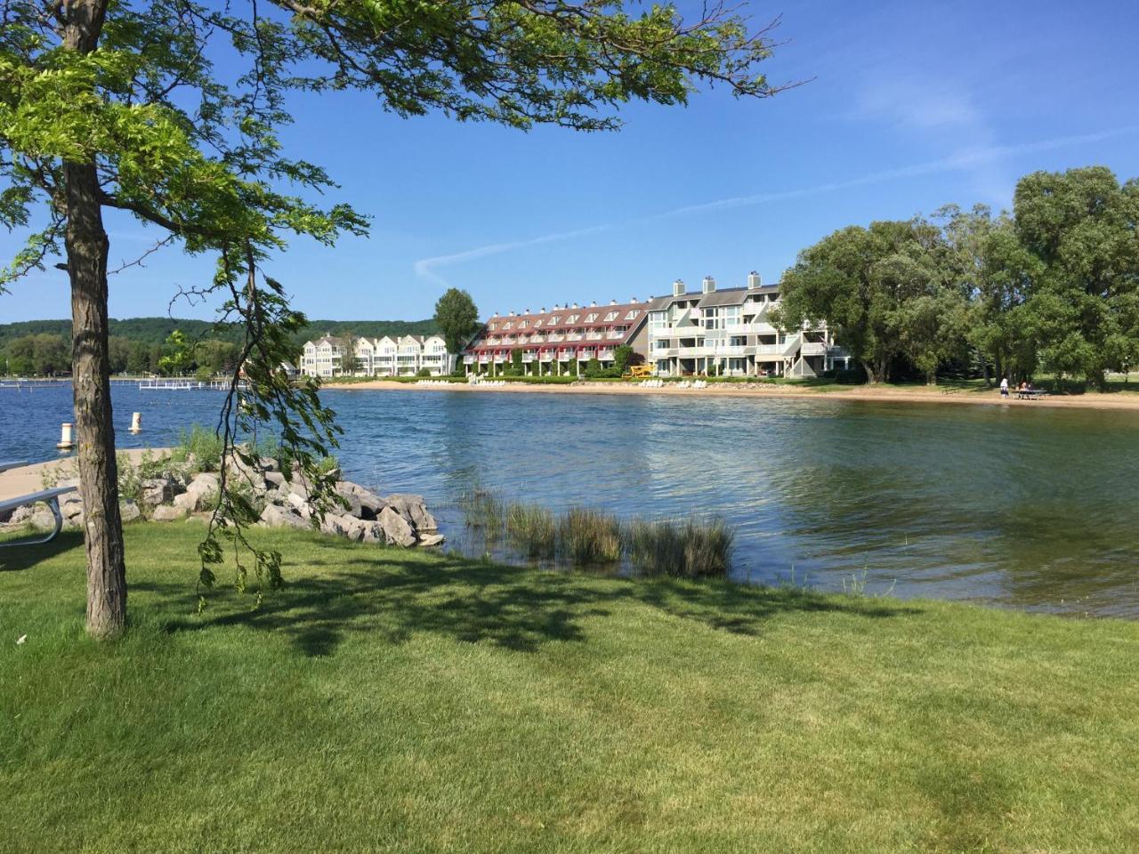 111 Water Street Inn Boyne City Bagian luar foto